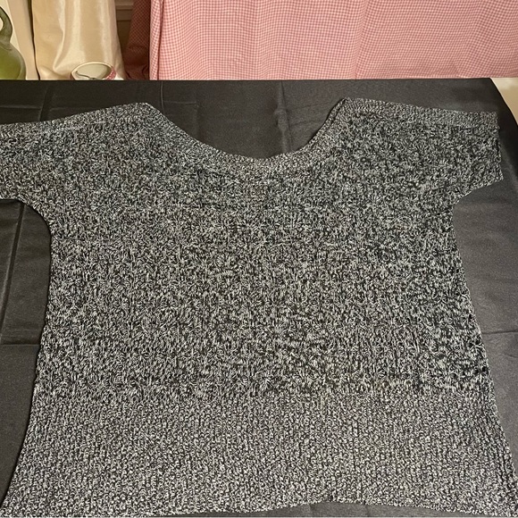 Torrid super cute Size 1 sweater with short sleeves. - Picture 3 of 5